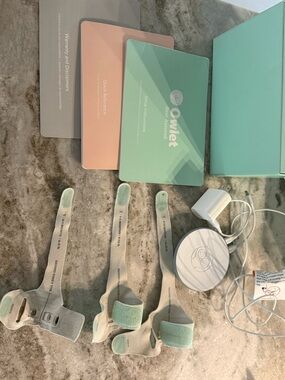 Owlet Mint Smart Sock Straps and Charging Base - Mint